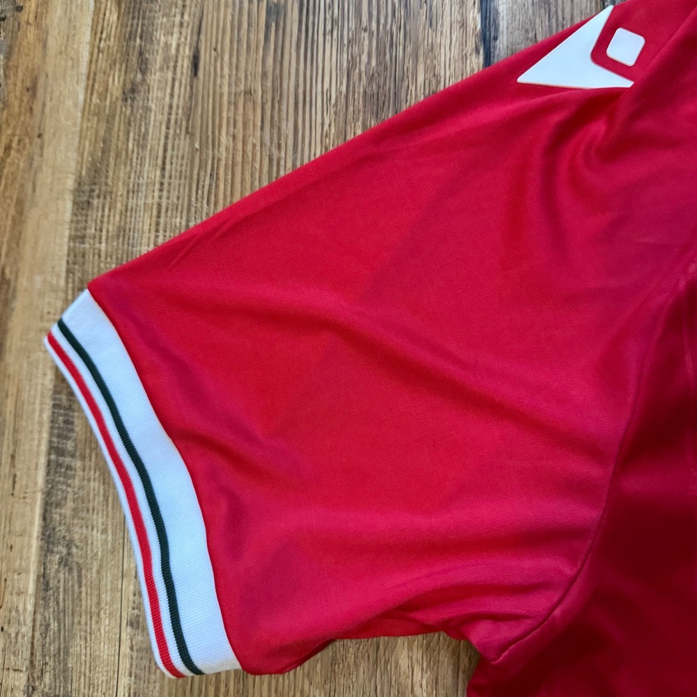 NWT Macron Wrexham AFC Jersey Men Large Red Home FUTBOL Soccer United New - Picture 6 of 13